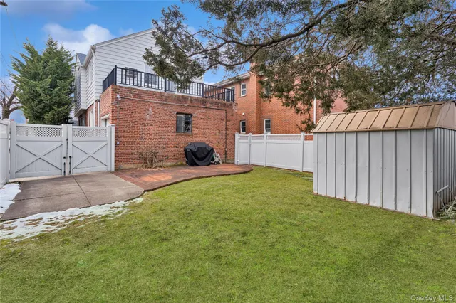 $1,100,000 | 166-07 Union Turnpike | Hillcrest