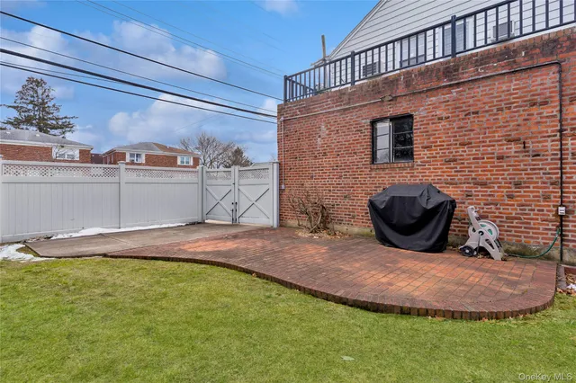 $1,100,000 | 166-07 Union Turnpike | Hillcrest