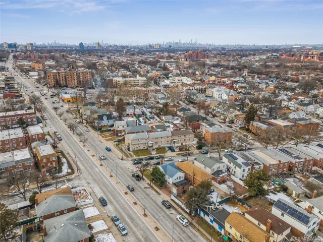 $1,100,000 | 166-07 Union Turnpike | Hillcrest