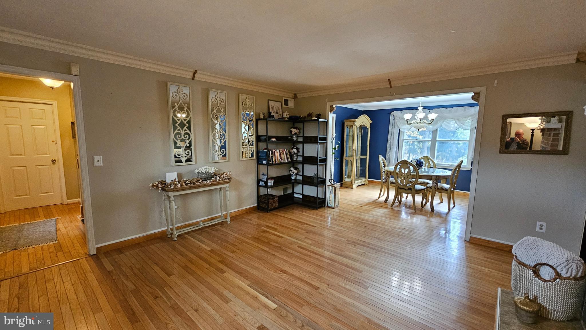 90 Knoxlyn-Orrtanna Road Gettysburg, PA 17325 - Photo 12 of 32 a view of a livingroom with furniture and wooden floor
