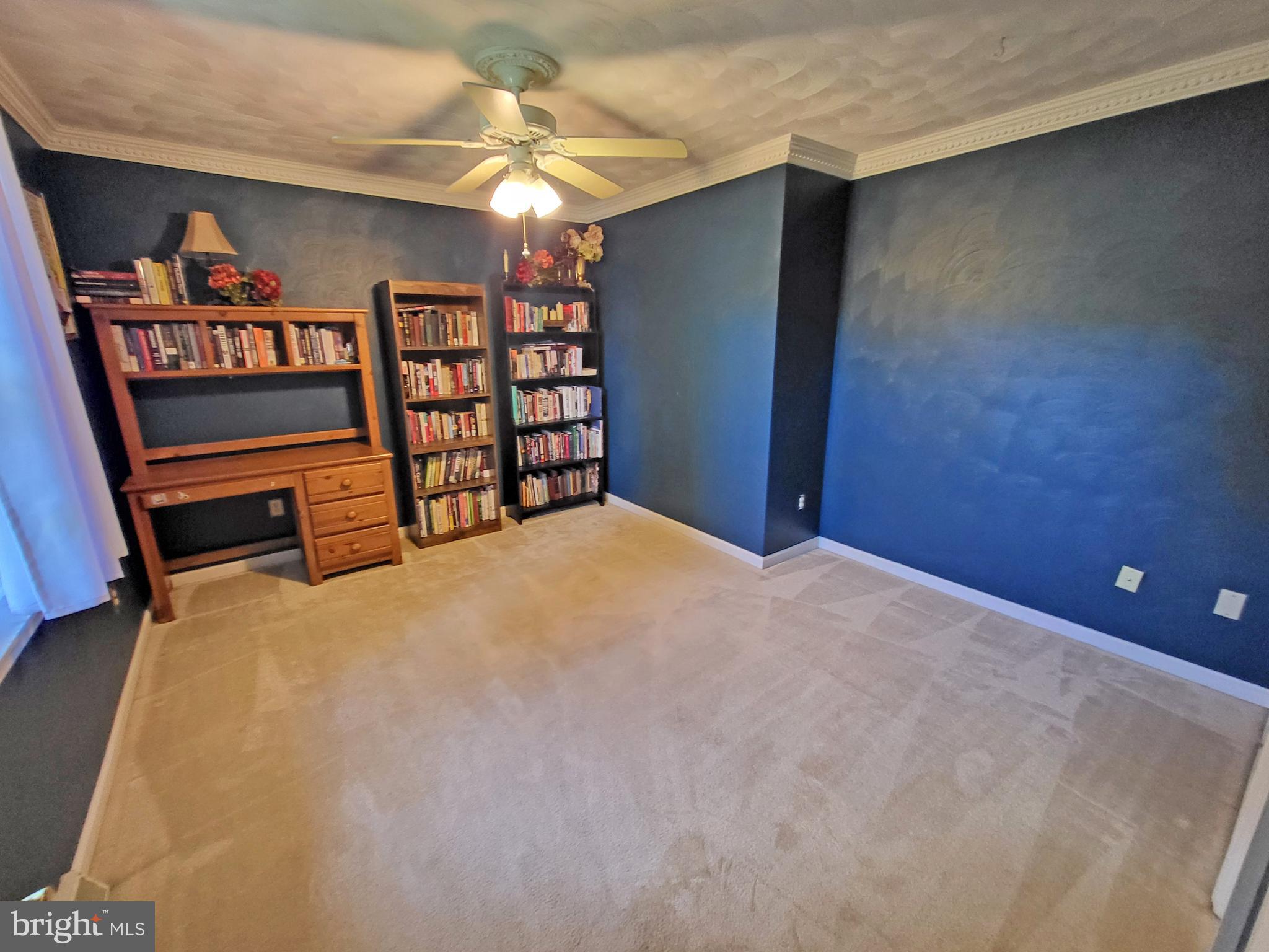 90 Knoxlyn-Orrtanna Road Gettysburg, PA 17325 - Photo 18 of 32 a view of a livingroom with a bookshelf