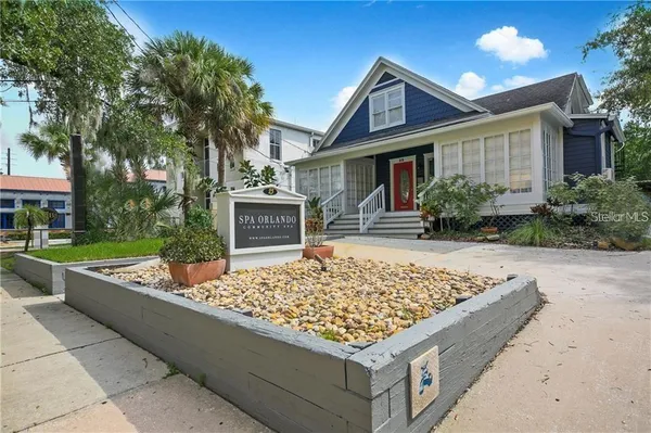 a view of a house with a garage and garage