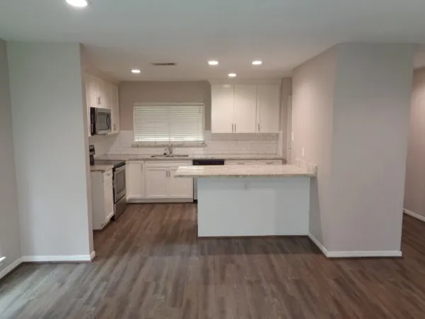 $1,850 | 102 Marabou Place, The Woodlands, TX 77380