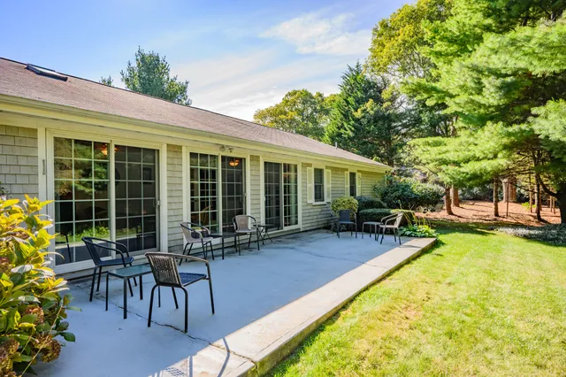$875,000 | 87 Foxglove Road, Centerville, MA 02632