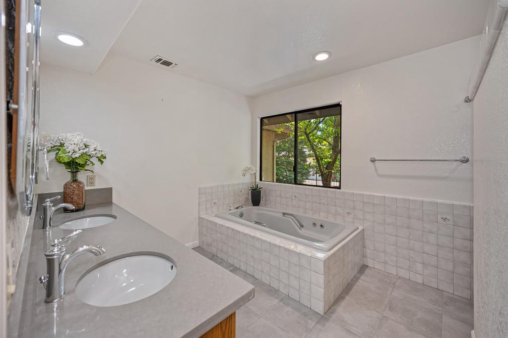 6400 Lago Circle Rancho Murieta, CA 95683 - Photo 35 of 60
