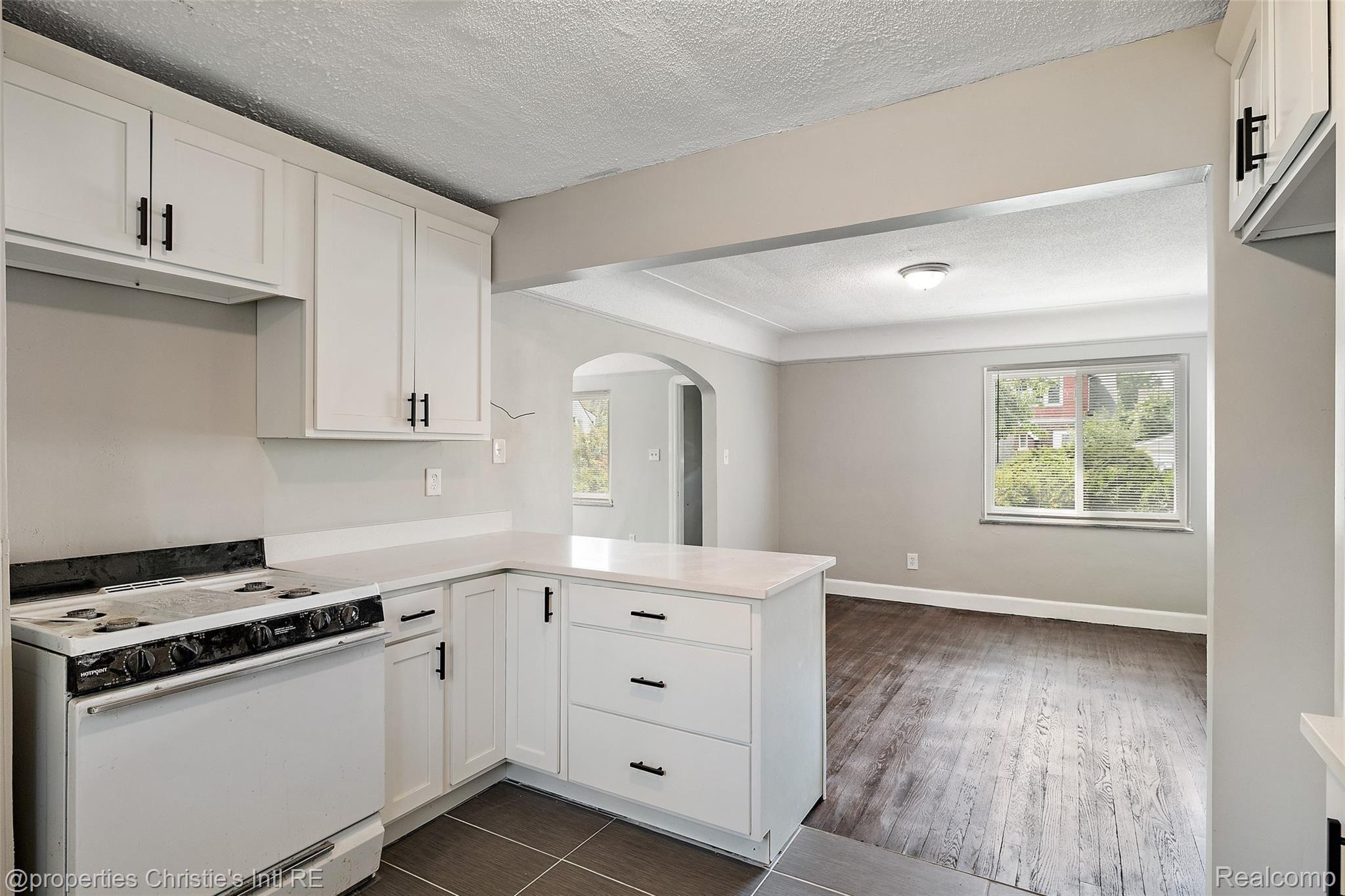 4190 Devonshire Road Detroit, MI 48224 - Photo 10 of 24 4190 Devonshire Rd-15.jpg