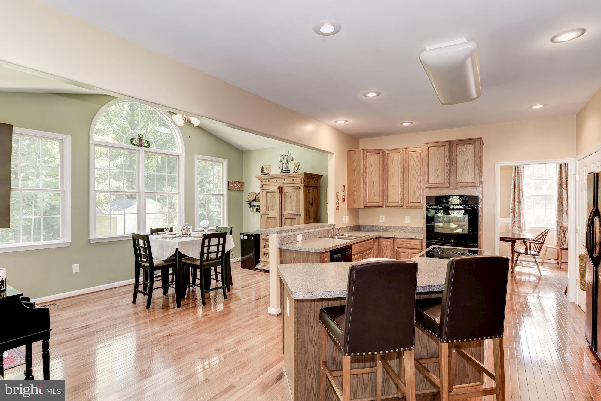 6609 St Pauls Road King George, VA 22485 - Photo 17 of 30 Kitchen with breakfast bar