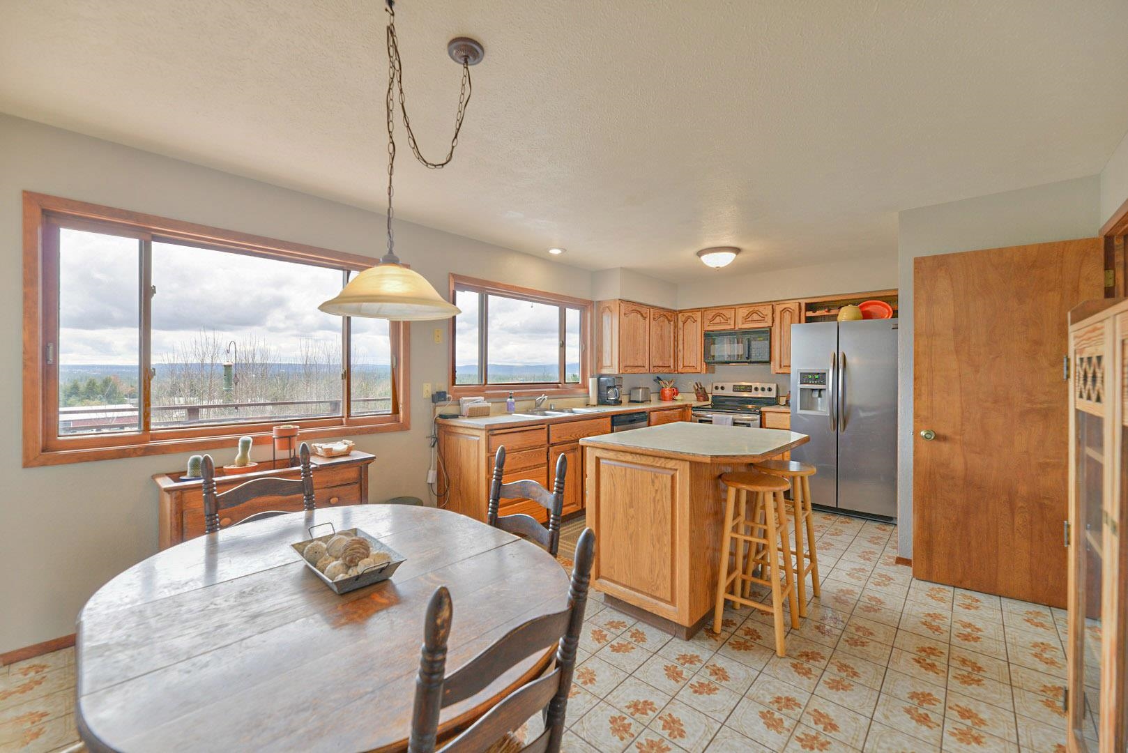16408 North Greenbluff Road Colbert, WA 99005 - Photo 6 of 47