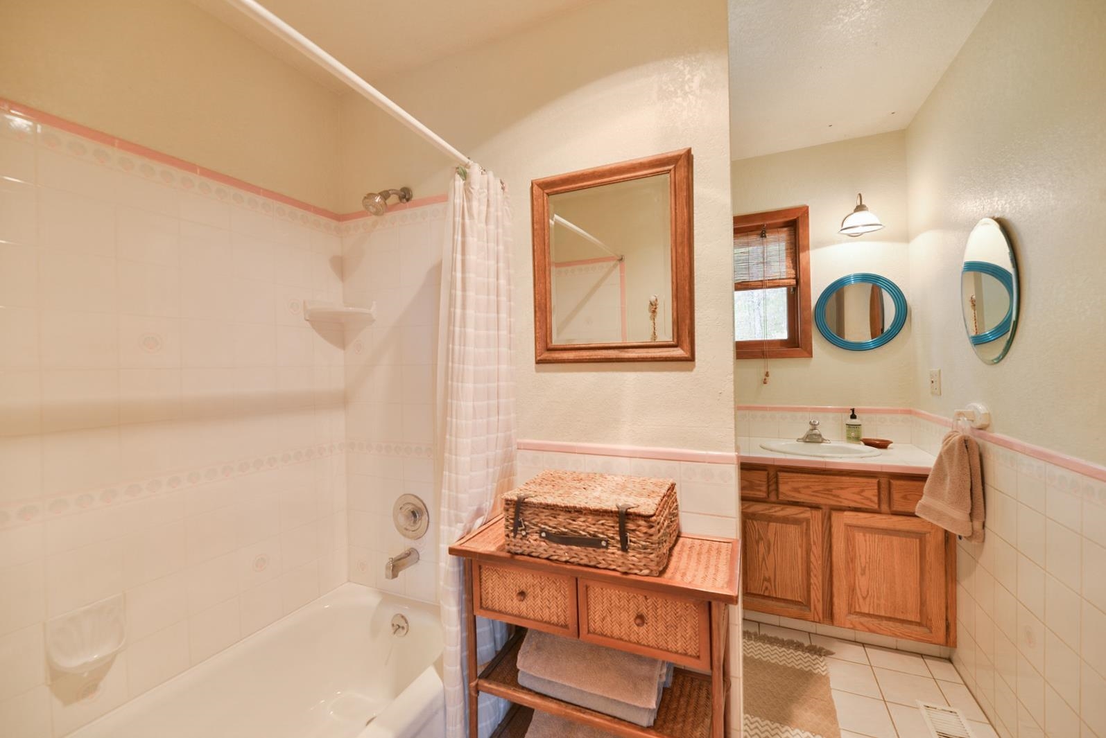 16408 North Greenbluff Road Colbert, WA 99005 - Photo 9 of 47
