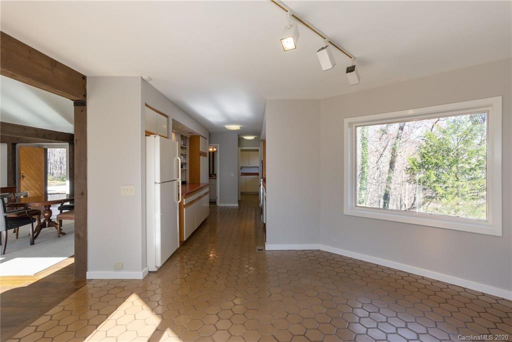 2540 Skyuka Road Tryon, NC 28782 - Photo 11 of 37 Gallery Image 11