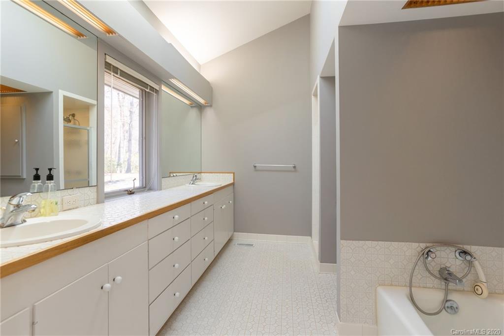 2540 Skyuka Road Tryon, NC 28782 - Photo 25 of 37 Gallery Image 25