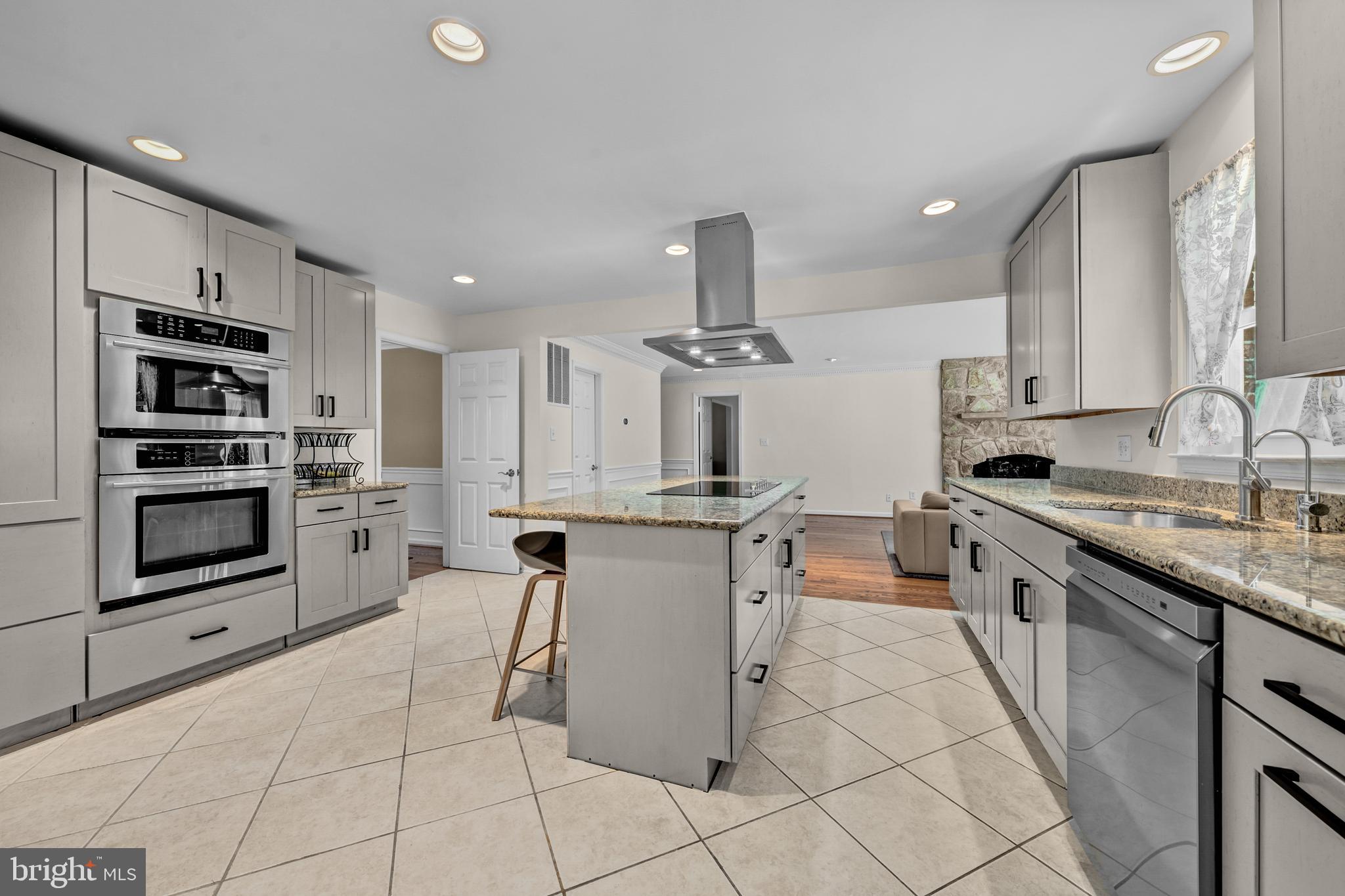 1077 Spring Hill Road McLean, VA 22102 - Photo 17 of 59 Kitchen