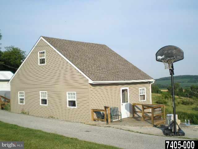 887 White Oak Road Windsor, PA 17366 - Photo 1 of 5