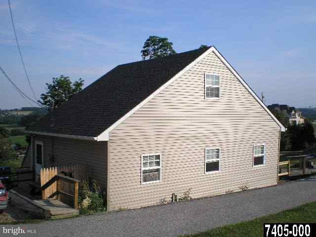 887 White Oak Road Windsor, PA 17366 - Photo 2 of 5