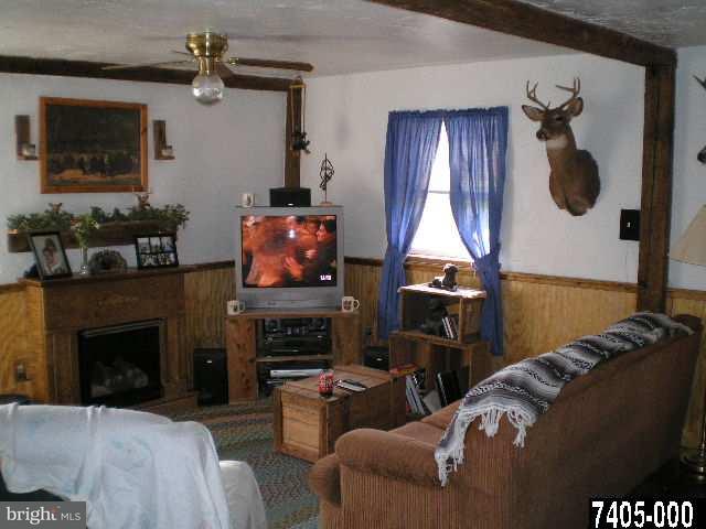 887 White Oak Road Windsor, PA 17366 - Photo 5 of 5