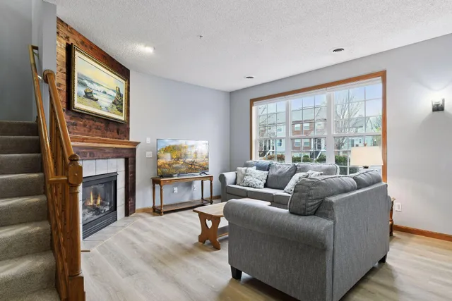 $279,900 | 1976 Clover Ridge Drive, Chaska, MN 55318