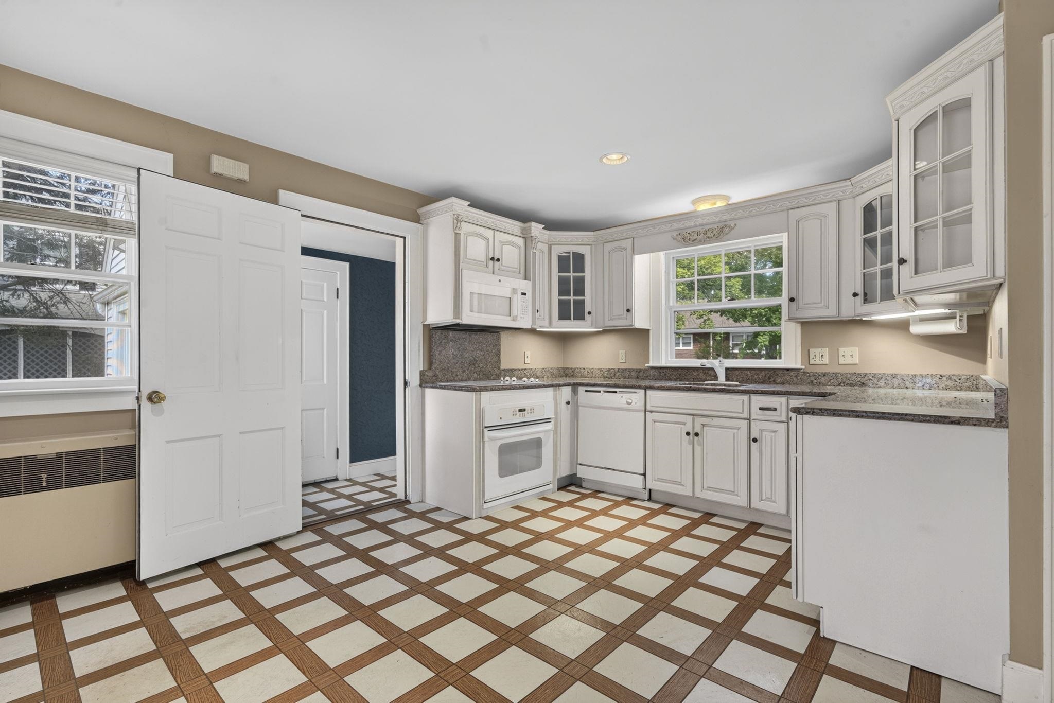 831 Maple Street Manchester, NH 03104 - Photo 13 of 35 Gallery Image 13