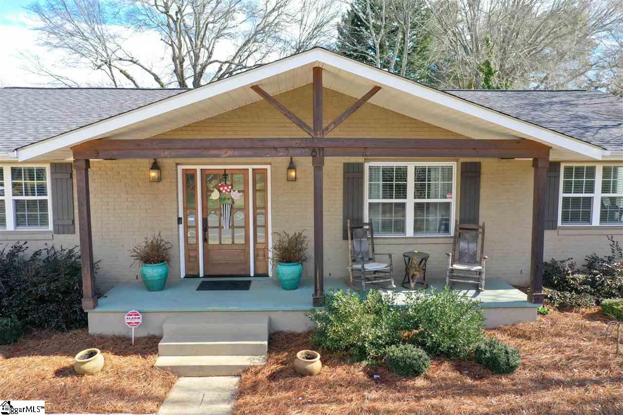 611 Parkins Mill Road Greenville, SC 29607 - Photo 2 of 32