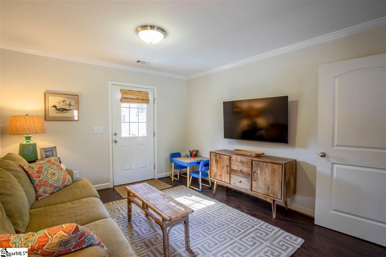 611 Parkins Mill Road Greenville, SC 29607 - Photo 11 of 32
