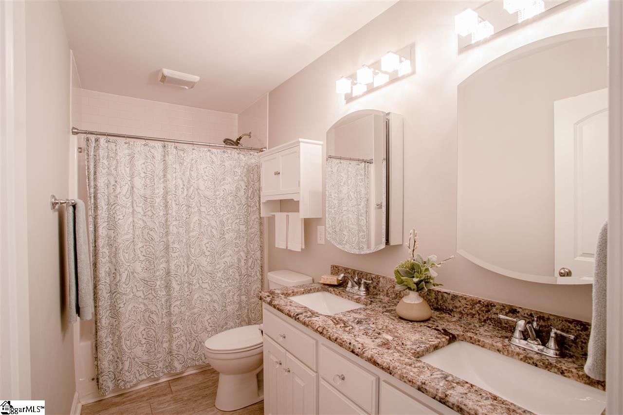 611 Parkins Mill Road Greenville, SC 29607 - Photo 14 of 32