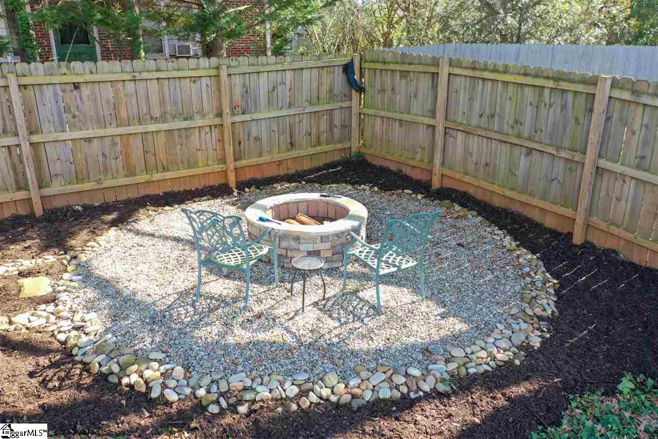 611 Parkins Mill Road Greenville, SC 29607 - Photo 28 of 32