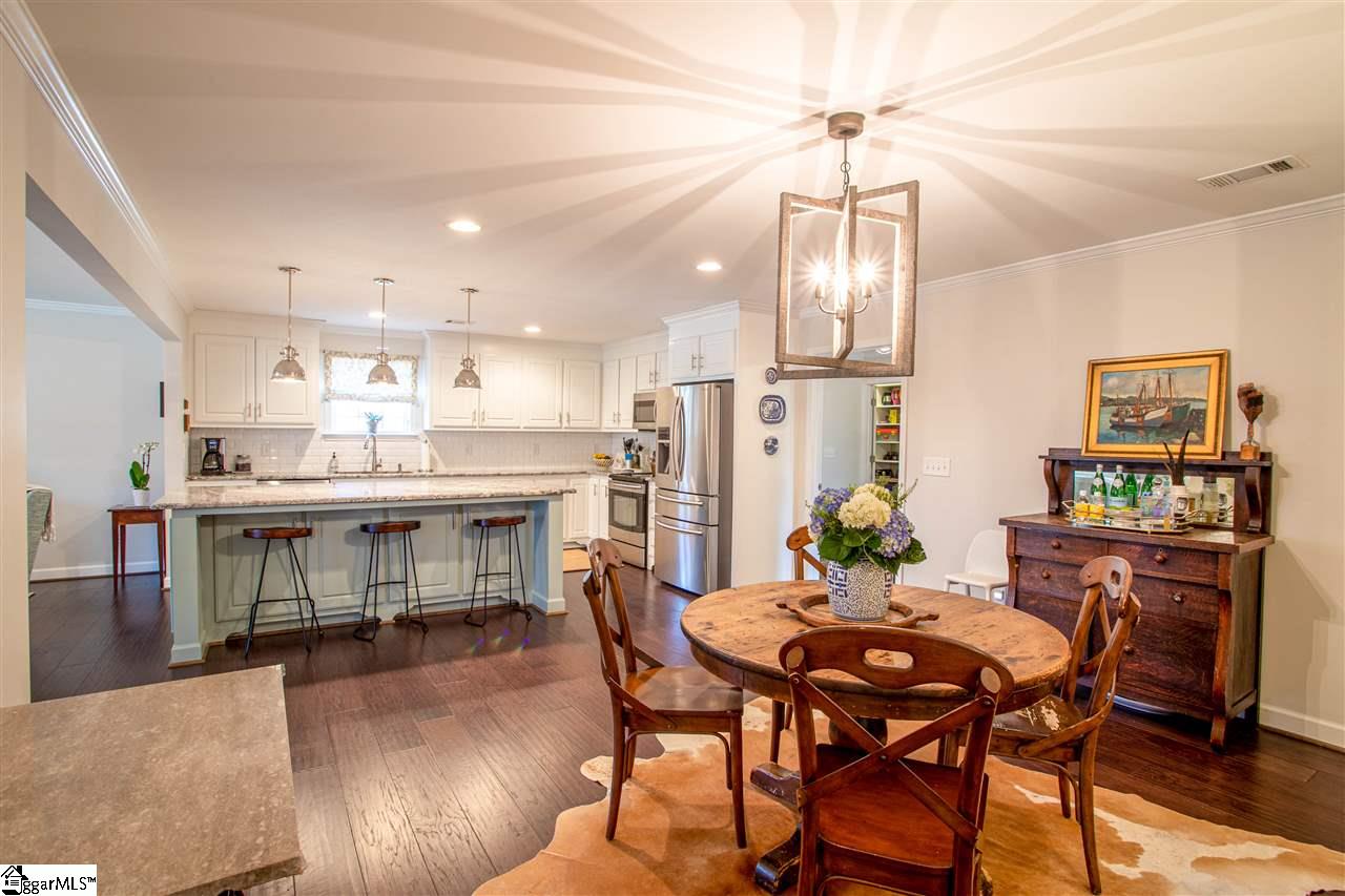 611 Parkins Mill Road Greenville, SC 29607 - Photo 8 of 32