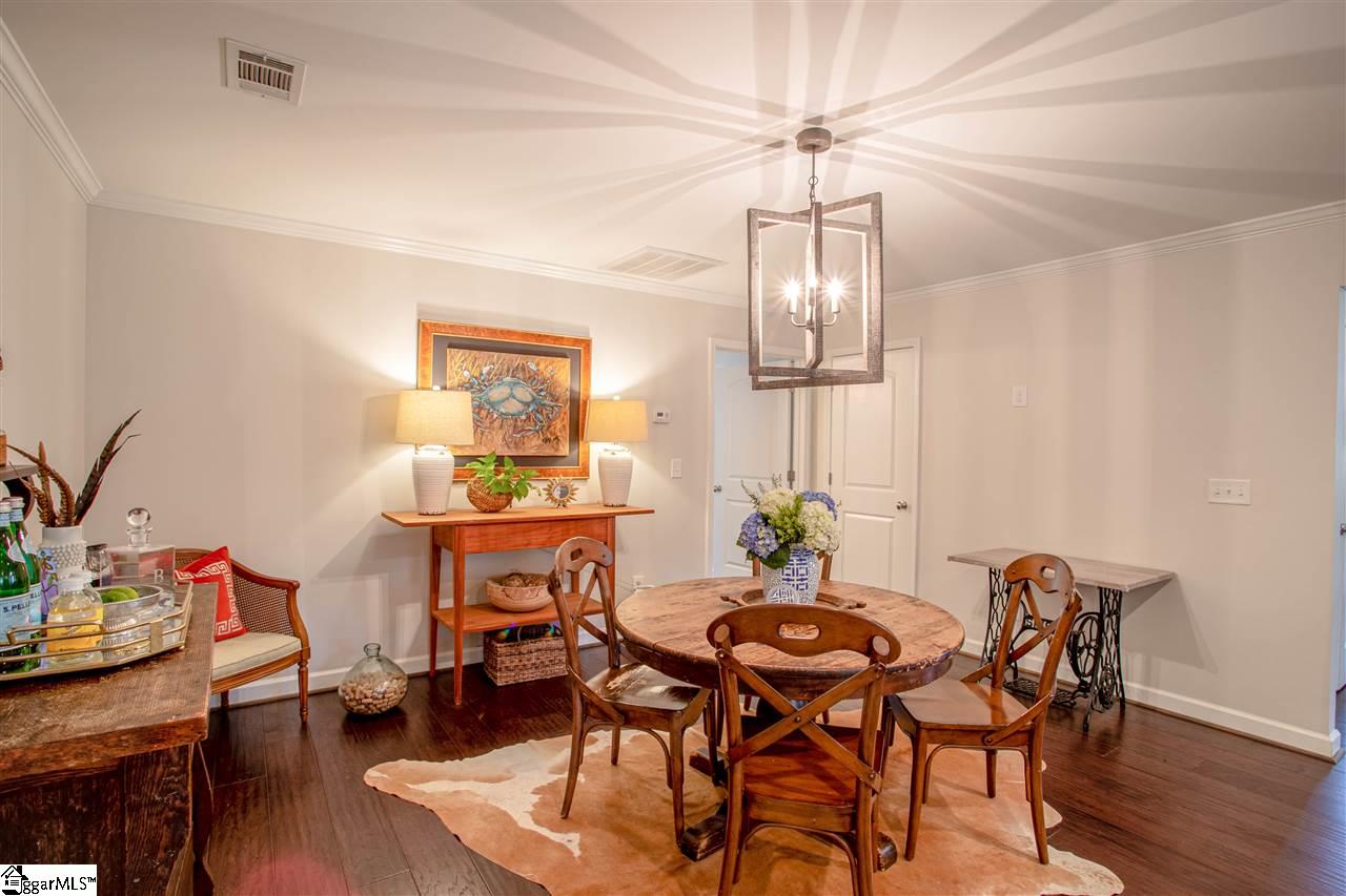611 Parkins Mill Road Greenville, SC 29607 - Photo 10 of 32