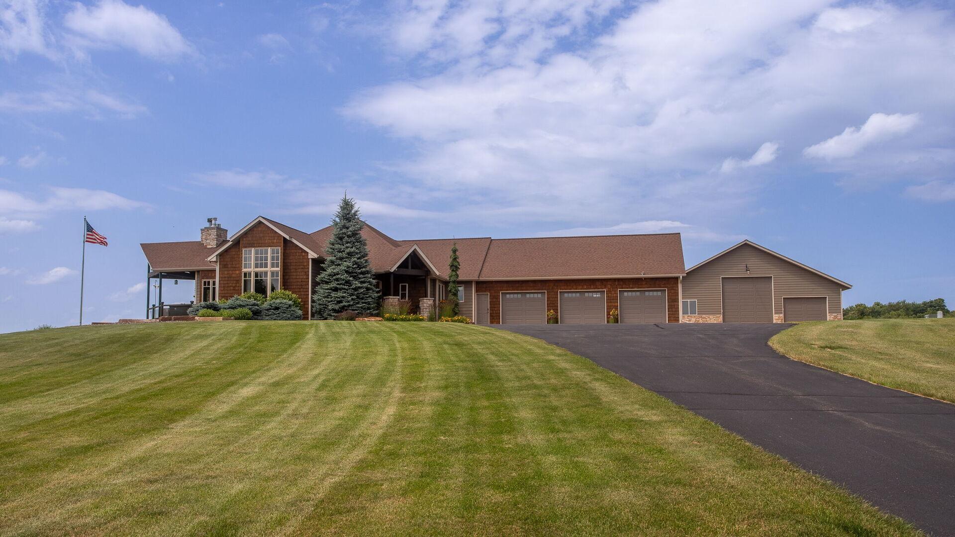 7726 County Road Chippewa Falls, WI 54729 - Photo 1 of 83
