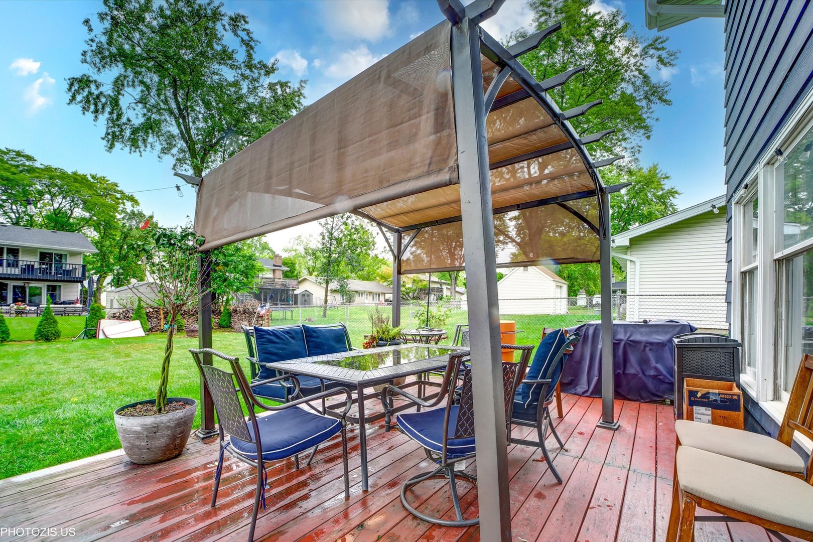 1352 West Oakmont Road Hoffman Estates, IL 60169 - Photo 37 of 42 a patio with table and chairs