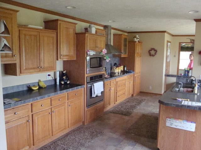 12382 James Carleton, MI 48117 - Photo 2 of 12 20368930-1.JPG