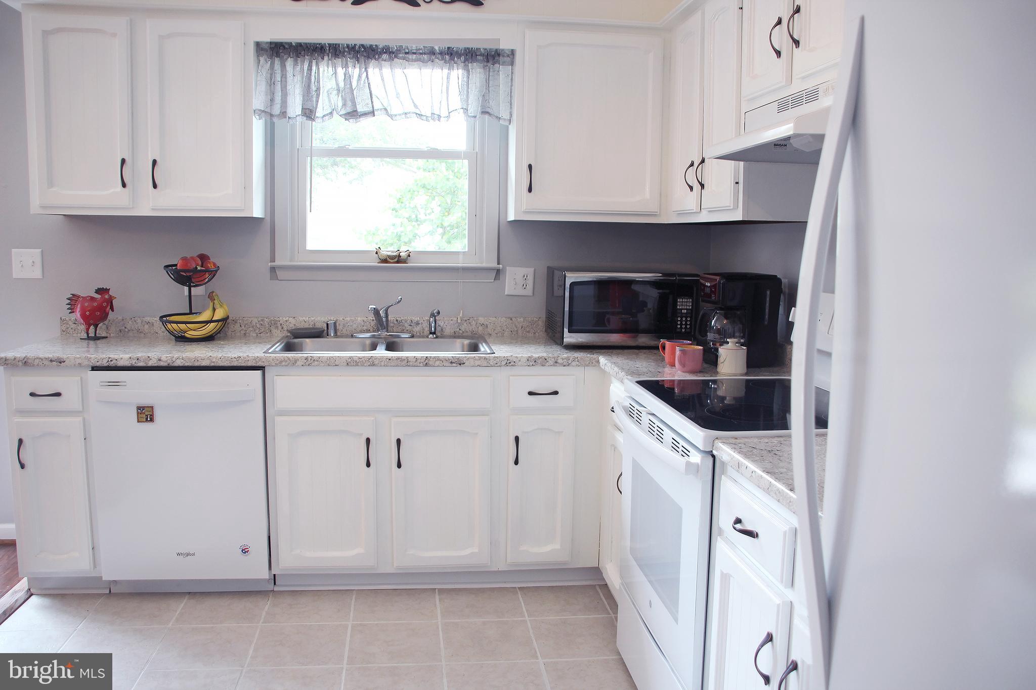 10 Colonial Court Hanover, PA 17331 - Photo 5 of 26 Gallery Image 5