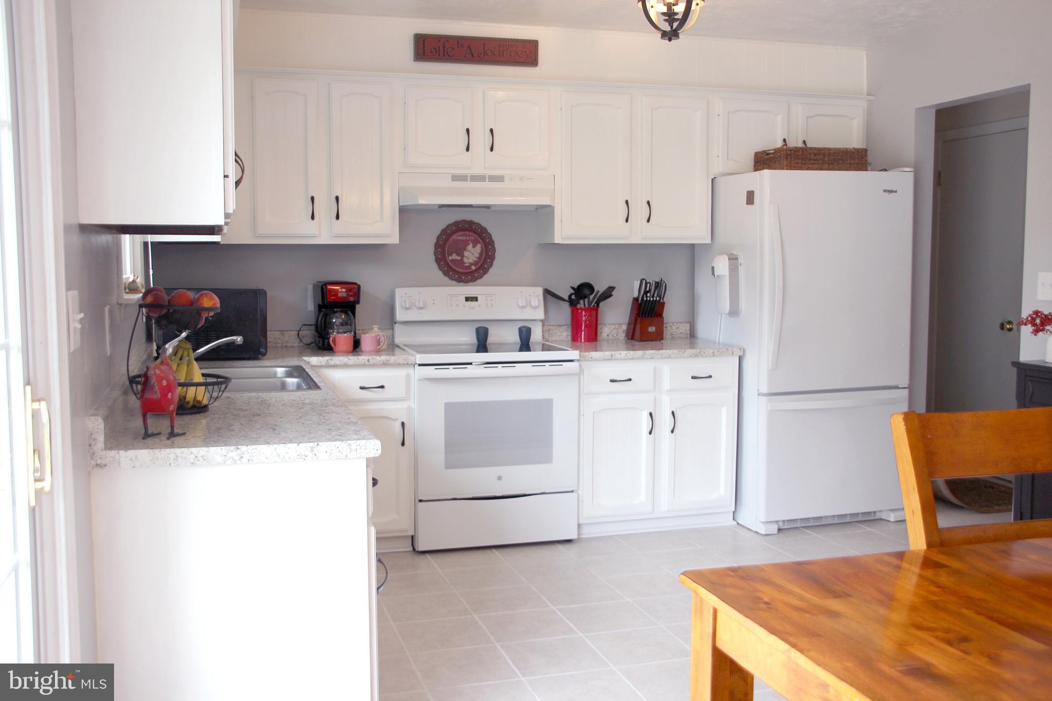 10 Colonial Court Hanover, PA 17331 - Photo 6 of 26 Gallery Image 6