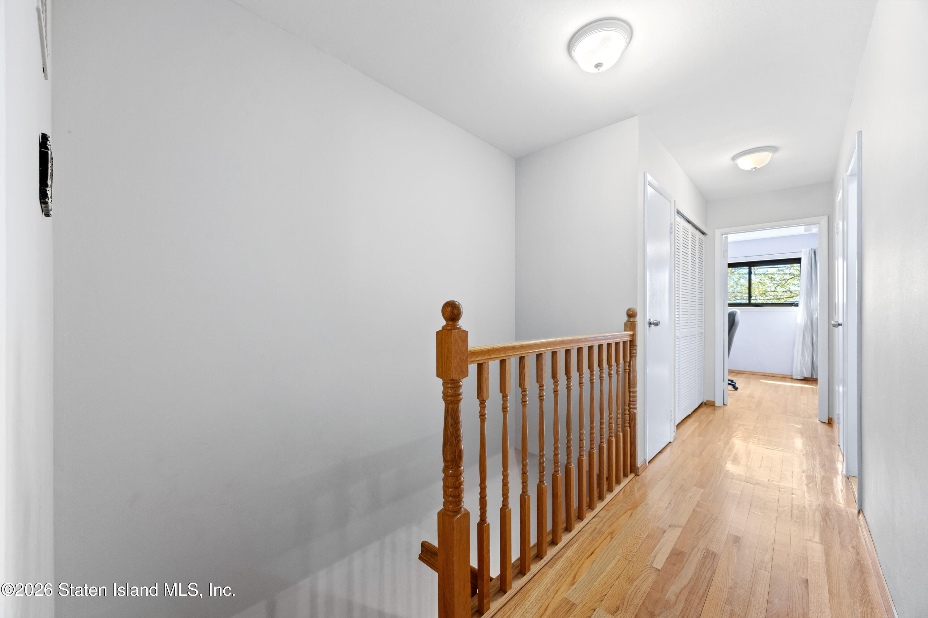 979 West Fingerboard Road Staten Island, NY 10304 - Photo 14 of 31 14