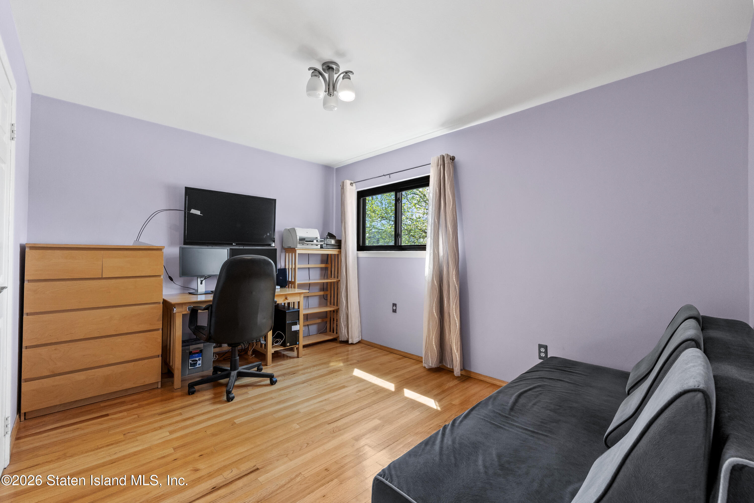 979 West Fingerboard Road Staten Island, NY 10304 - Photo 17 of 31 17