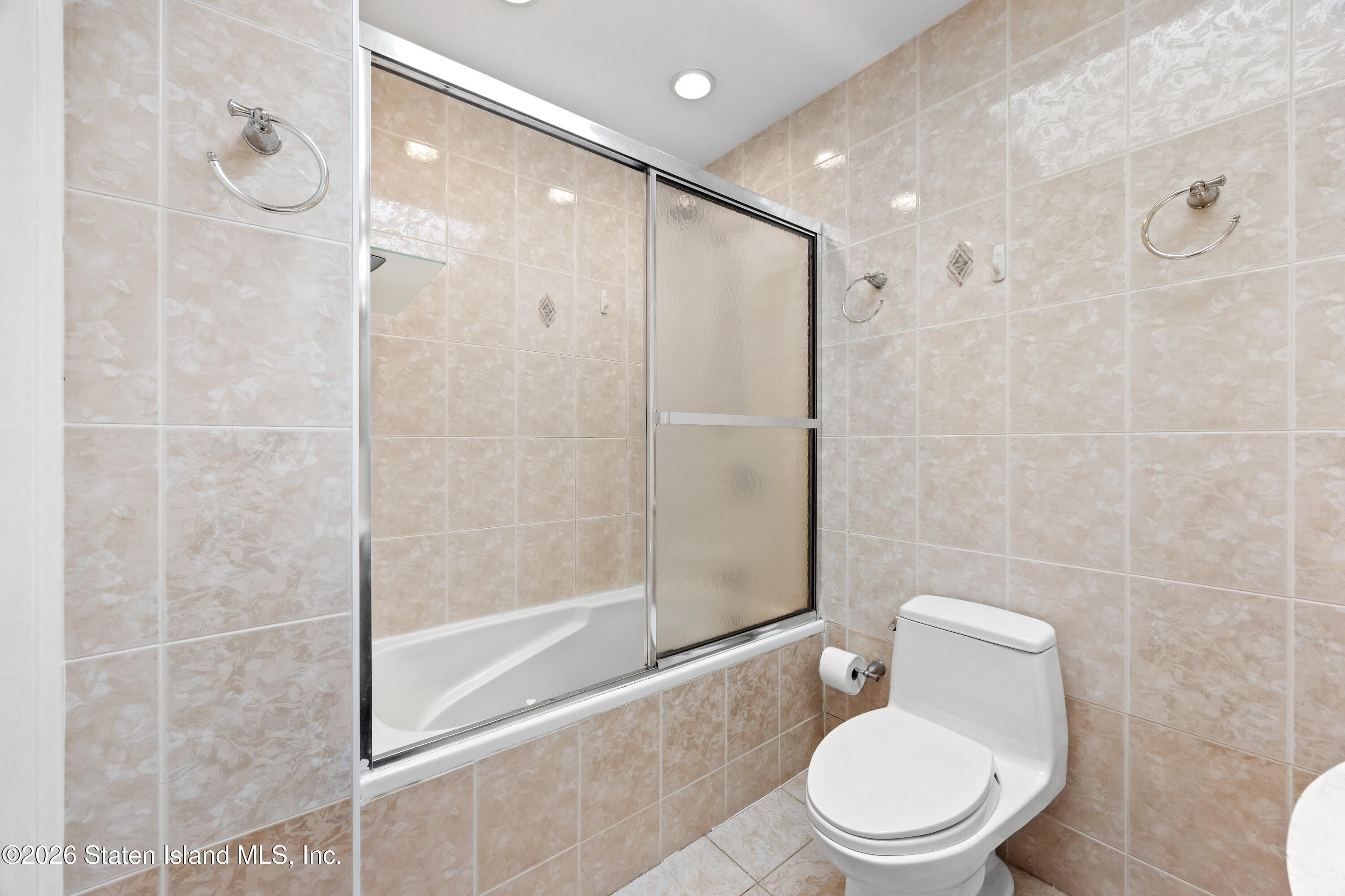 979 West Fingerboard Road Staten Island, NY 10304 - Photo 19 of 31 19