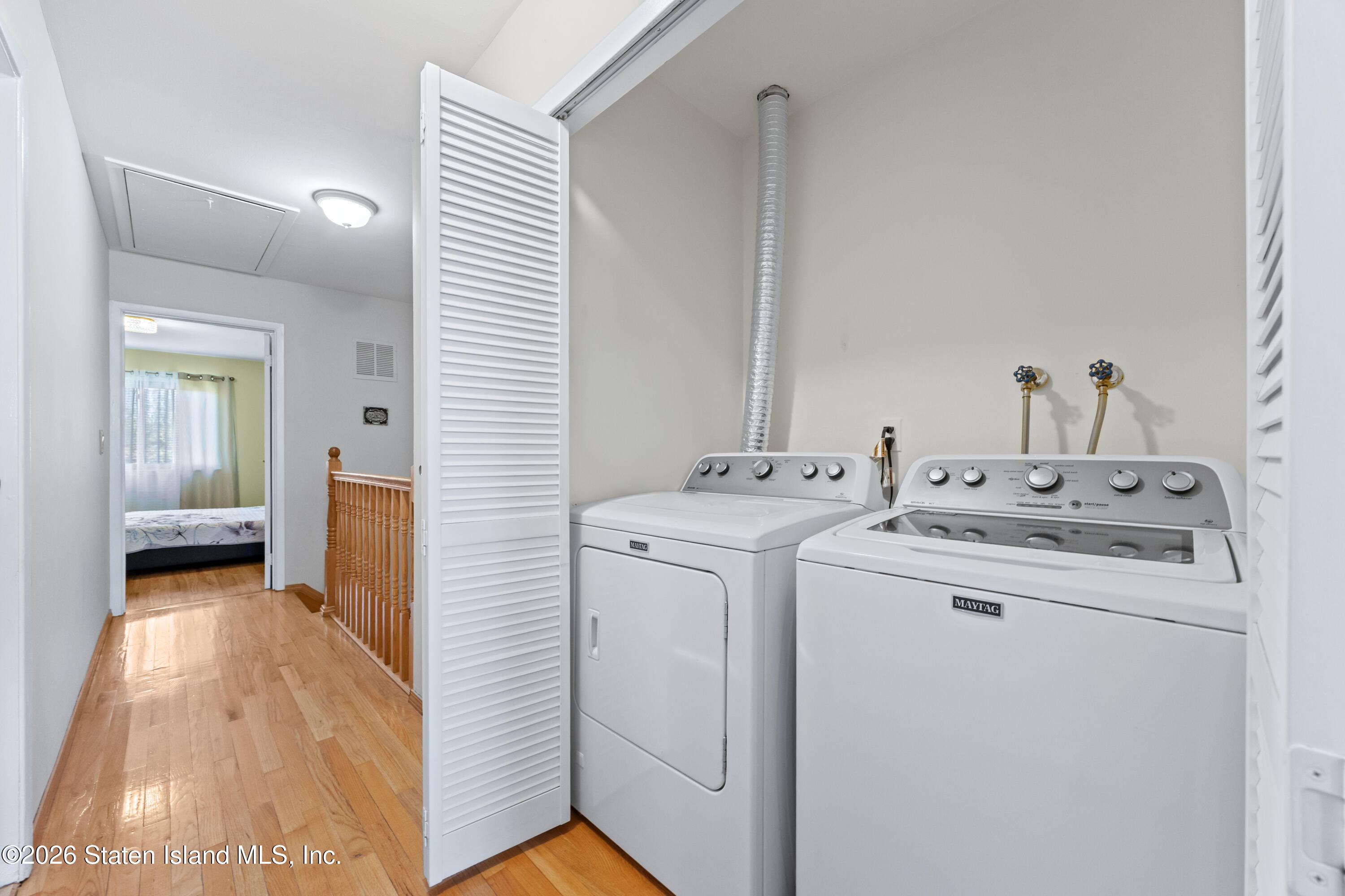 979 West Fingerboard Road Staten Island, NY 10304 - Photo 21 of 31 21