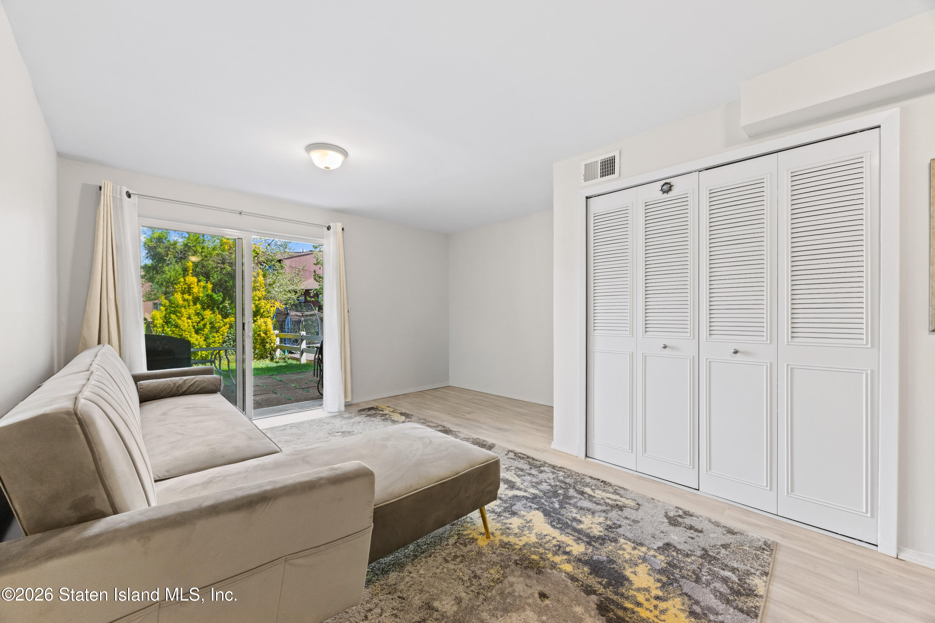 979 West Fingerboard Road Staten Island, NY 10304 - Photo 24 of 31 24