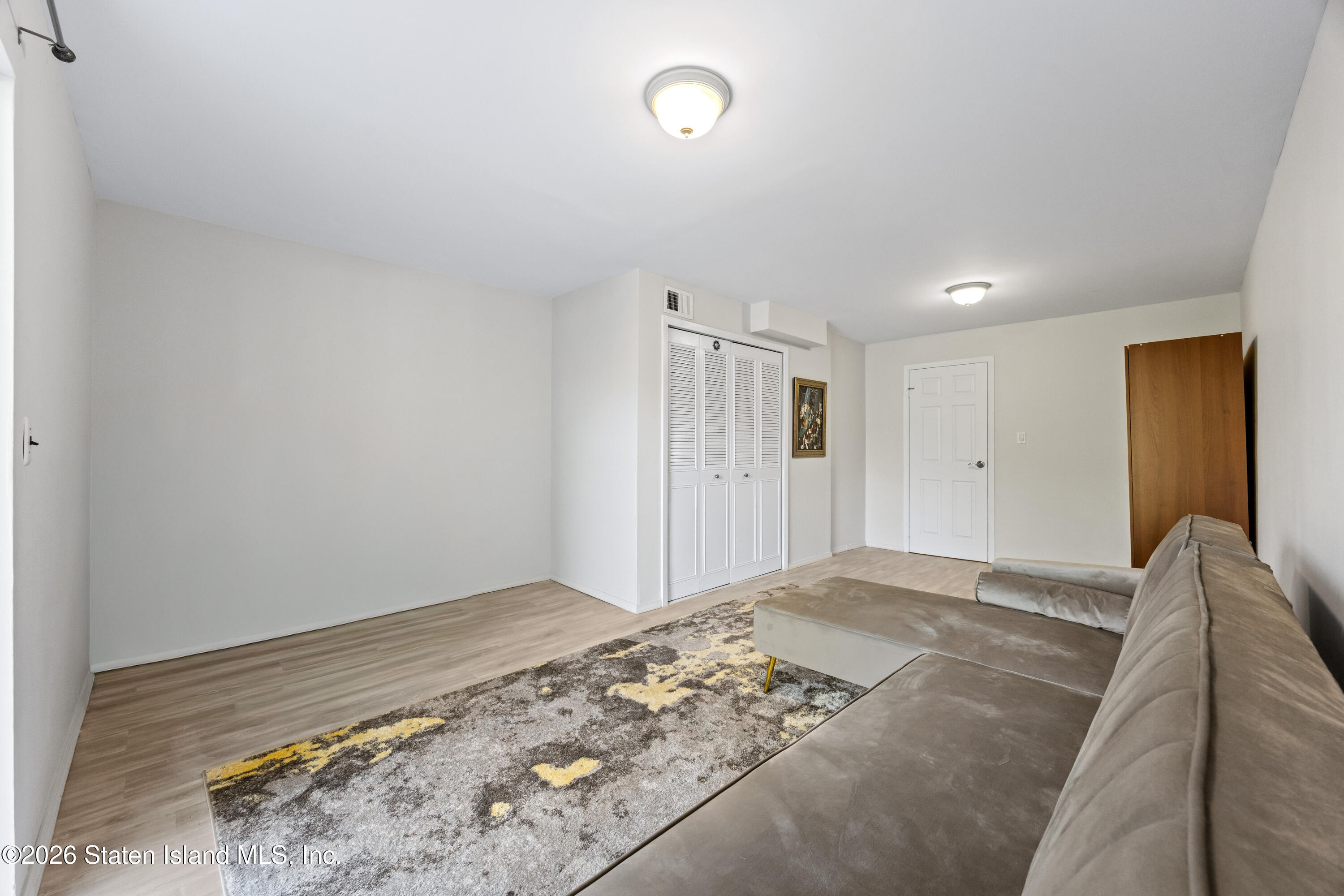 979 West Fingerboard Road Staten Island, NY 10304 - Photo 25 of 31 25
