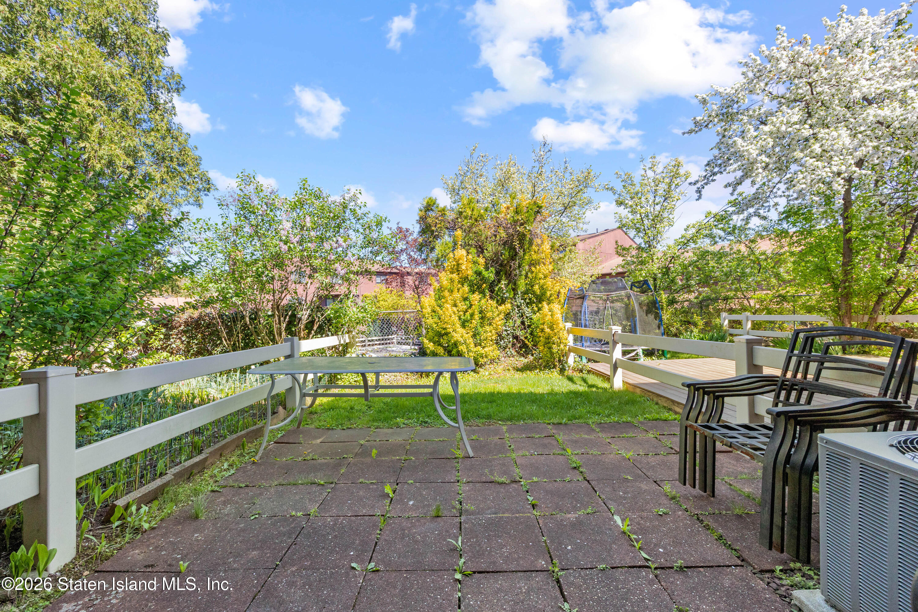 979 West Fingerboard Road Staten Island, NY 10304 - Photo 26 of 31 26