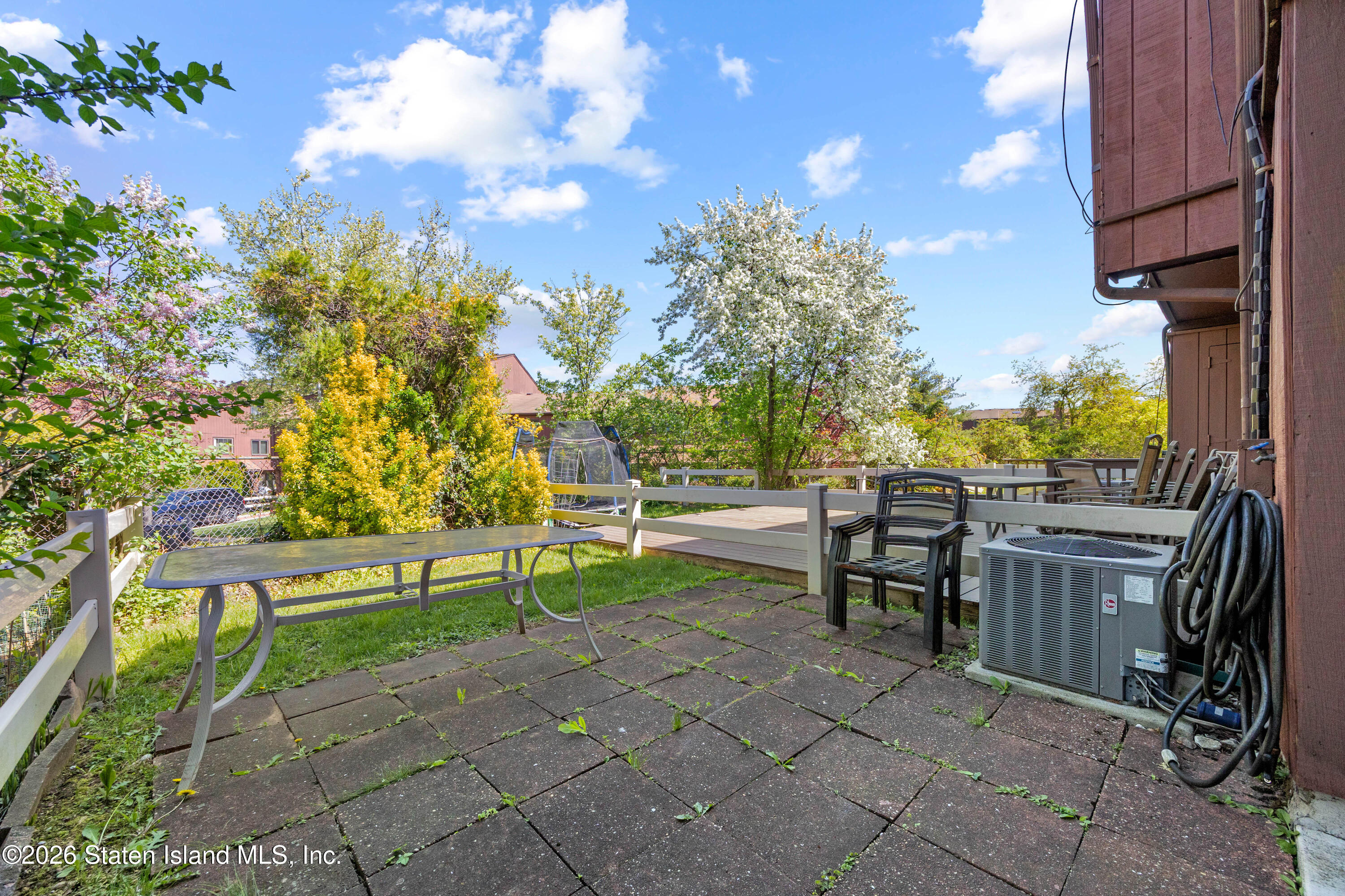979 West Fingerboard Road Staten Island, NY 10304 - Photo 27 of 31 27