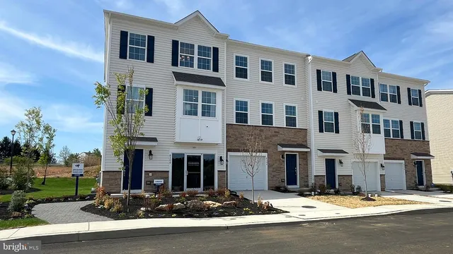 $445,120 | 8211 Alexander Court, Breinigsville, PA 18031