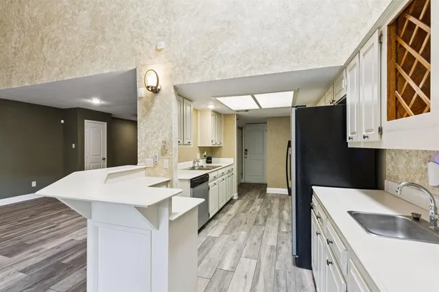 $1,900 | 7450 Holly Hill Drive, Unit 114, Dallas, TX 75231