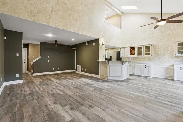 $1,900 | 7450 Holly Hill Drive, Unit 114, Dallas, TX 75231