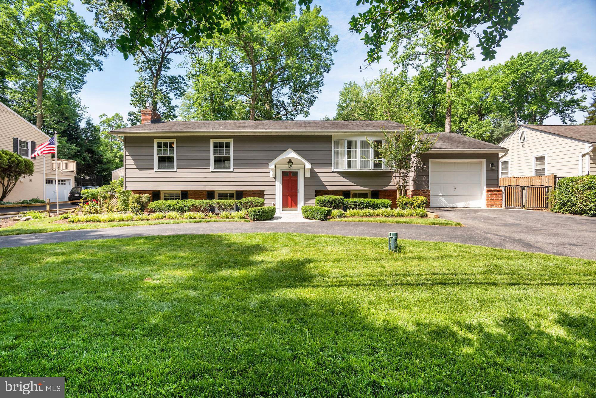 1005 Old Bay Ridge Road Annapolis, MD 21403 - Photo 1 of 56 A circular driveway AND beautiful front yard!