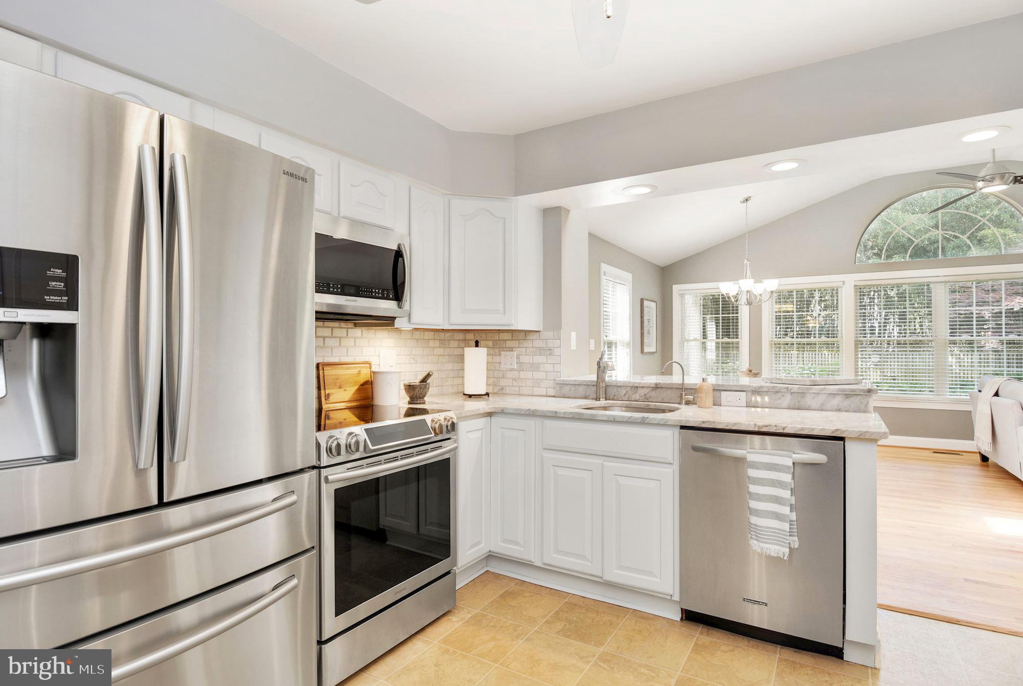 1005 Old Bay Ridge Road Annapolis, MD 21403 - Photo 16 of 56 Stainless steel appliances & recessed lighting!