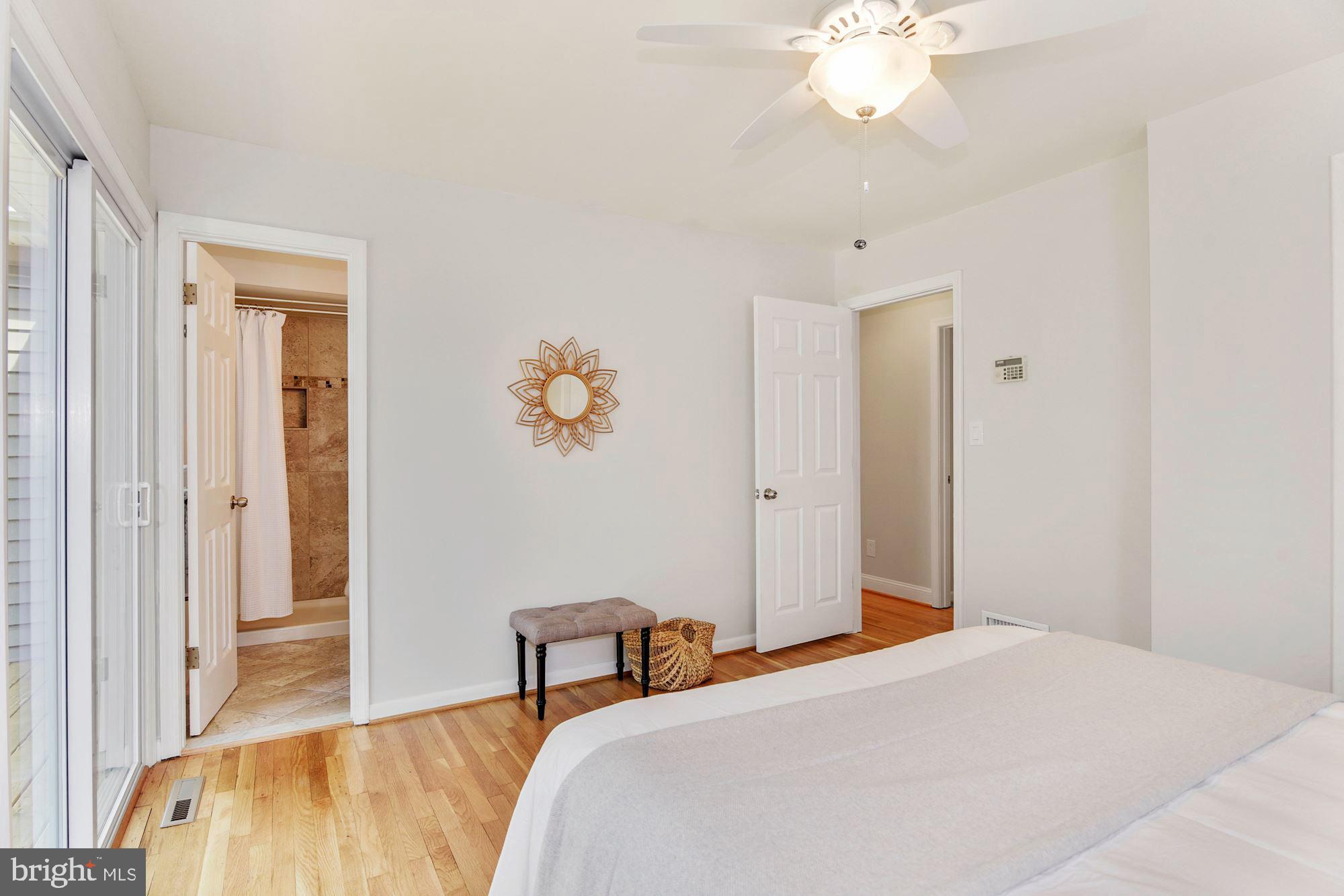 1005 Old Bay Ridge Road Annapolis, MD 21403 - Photo 20 of 56 A coveted main-floor primary bedroom!