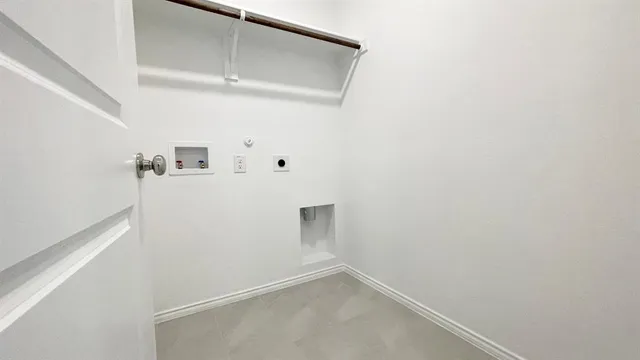 $2,075 | 6433 Becker Avenue, Fort Worth, TX 76123