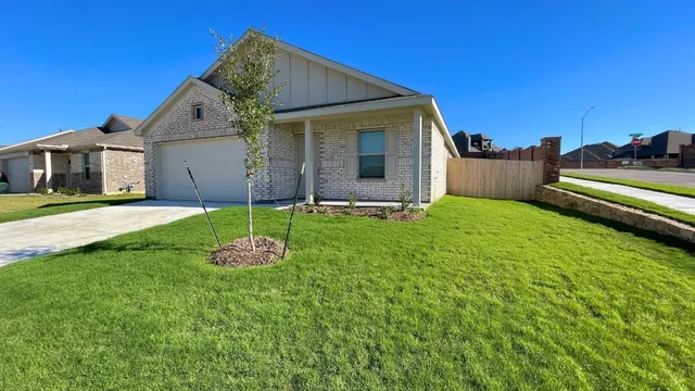 $2,075 | 6433 Becker Avenue, Fort Worth, TX 76123