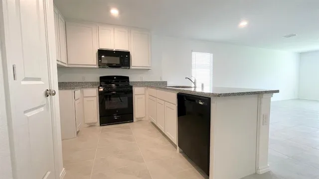 $2,075 | 6433 Becker Avenue, Fort Worth, TX 76123