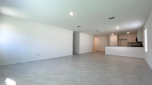 $2,075 | 6433 Becker Avenue, Fort Worth, TX 76123